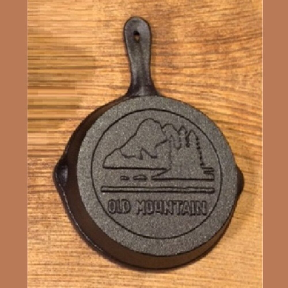 Two (2) Old Mountain Cast Iron Spoon Rest 4 1/2" wide Two (2) 10137 - Picture 3 of 12